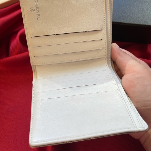 Chanel Bifold Texture wallet (Icon Collections) - Picture 5 of 7